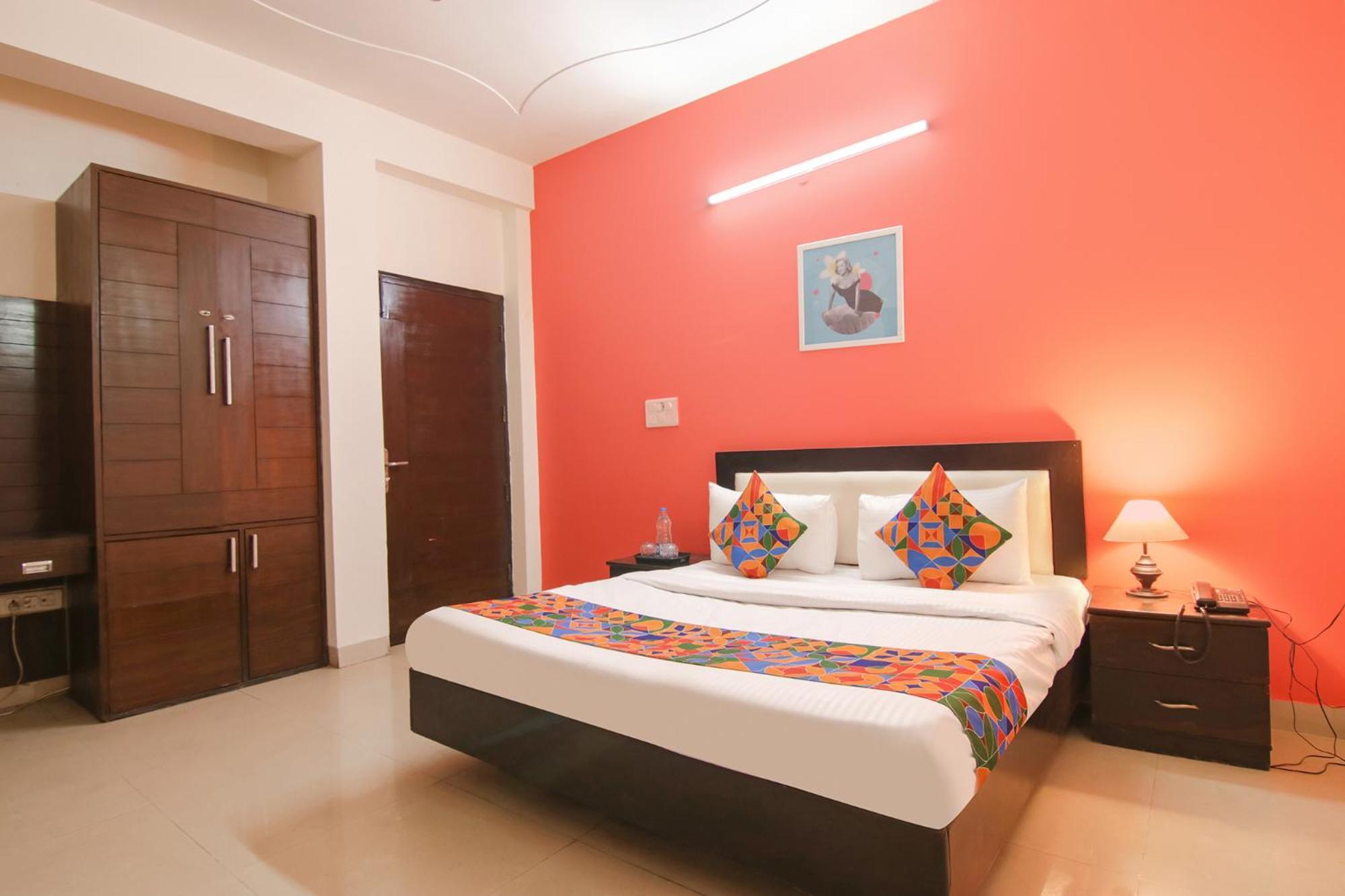Fabhotel The Lavish Villa Badshahpur Exterior photo