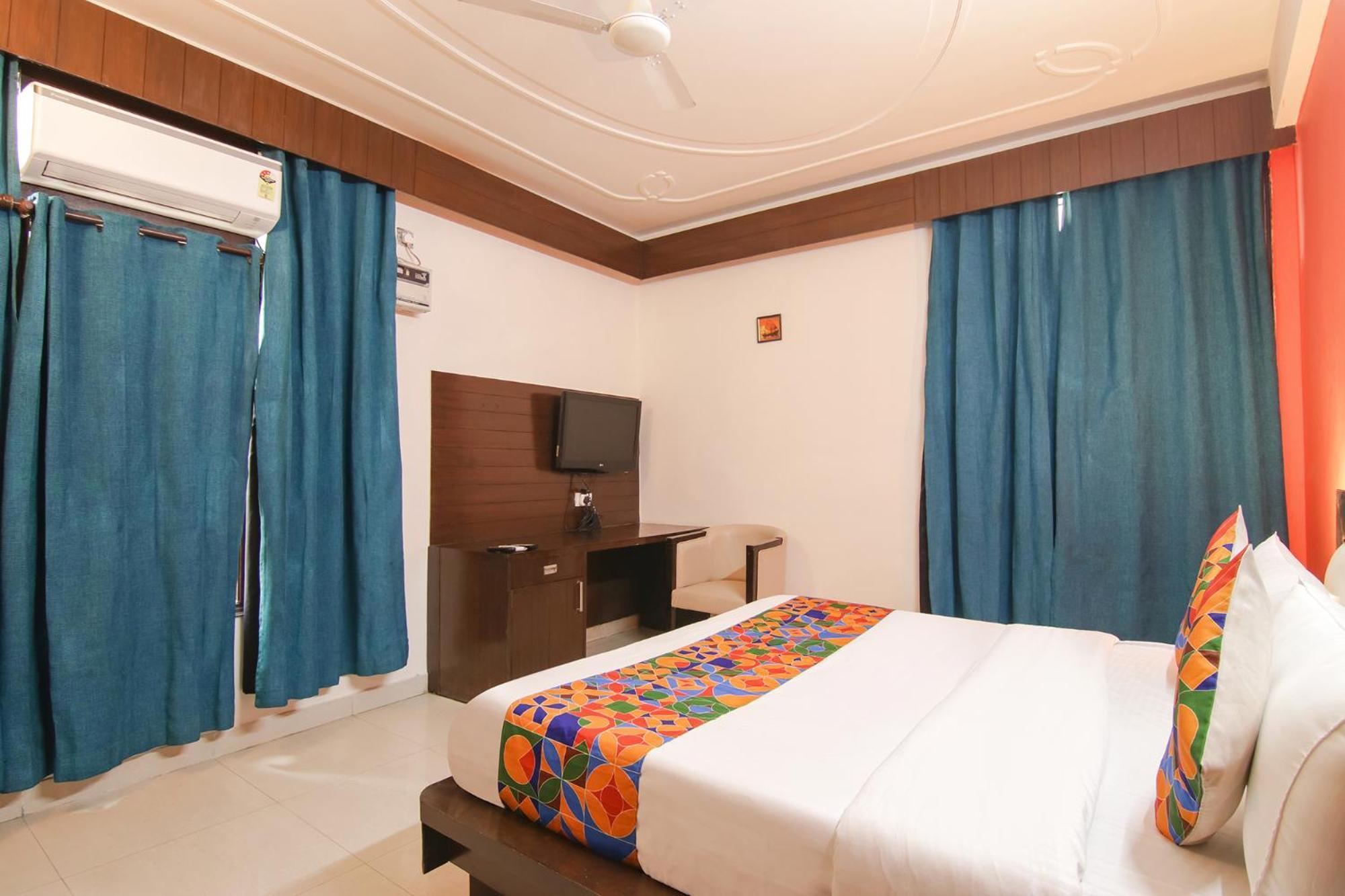 Fabhotel The Lavish Villa Badshahpur Exterior photo