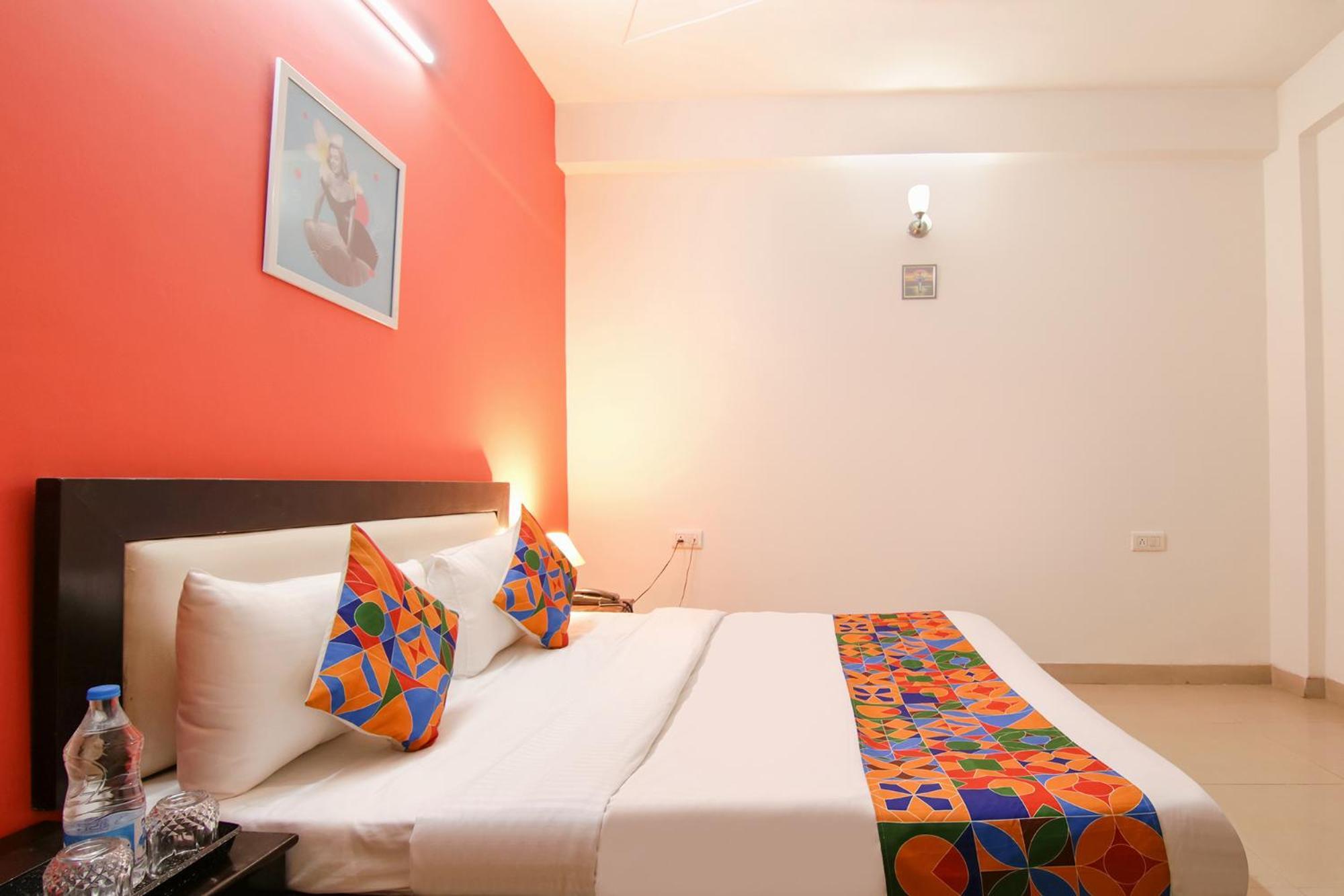 Fabhotel The Lavish Villa Badshahpur Exterior photo