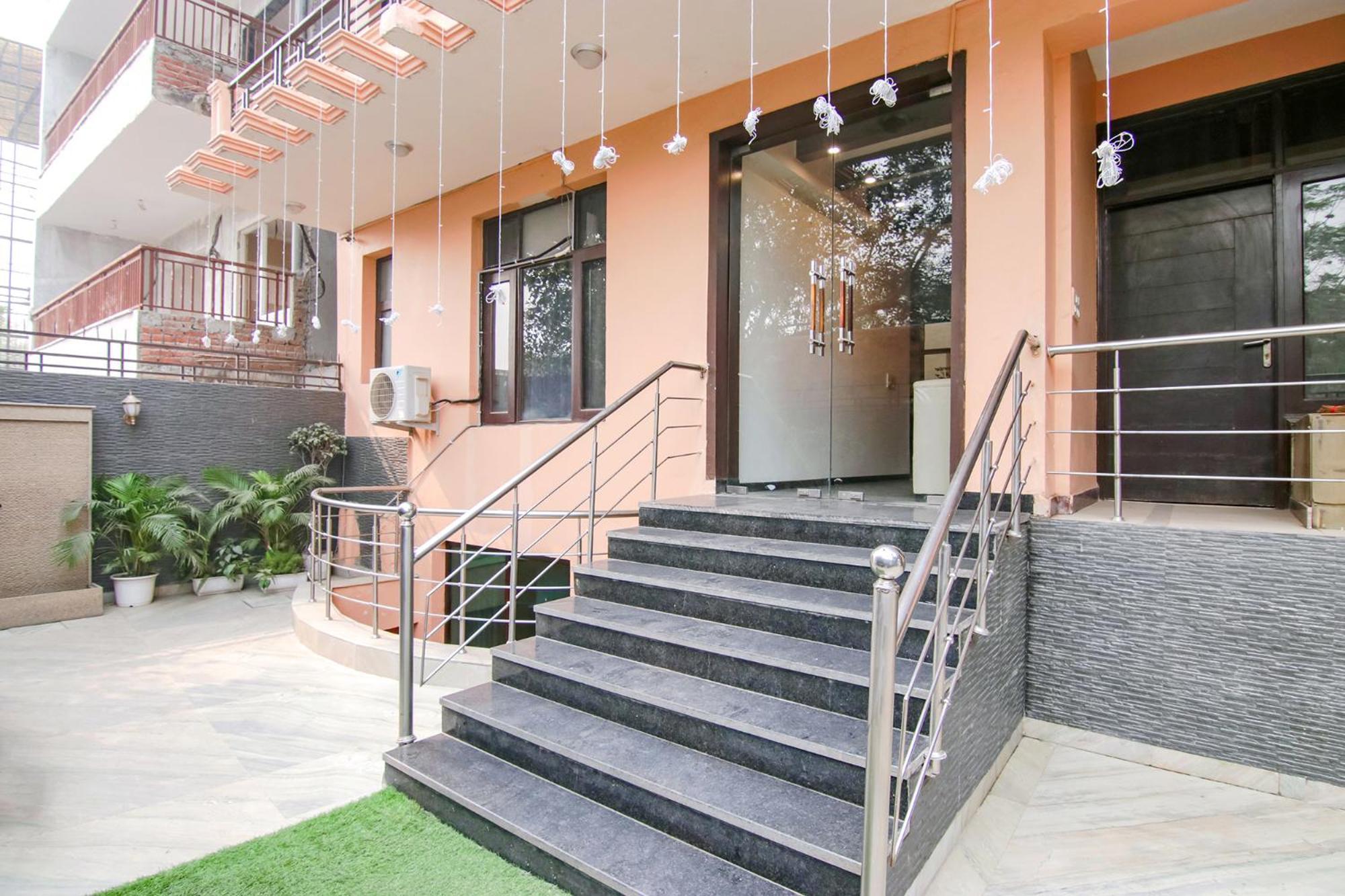 Fabhotel The Lavish Villa Badshahpur Exterior photo