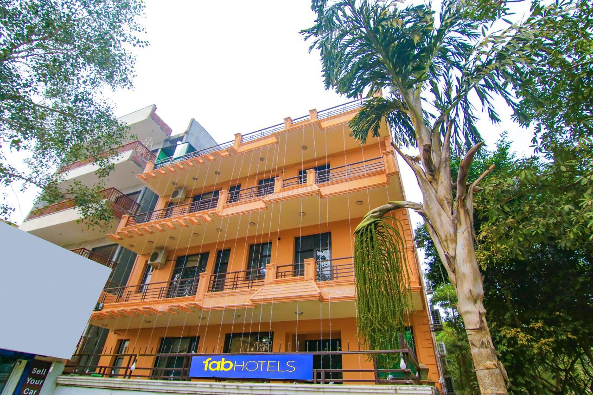 Fabhotel The Lavish Villa Badshahpur Exterior photo